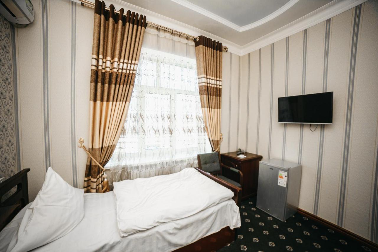 Buyuk Ipak Yo'Li Hotel Наманган Екстер'єр фото