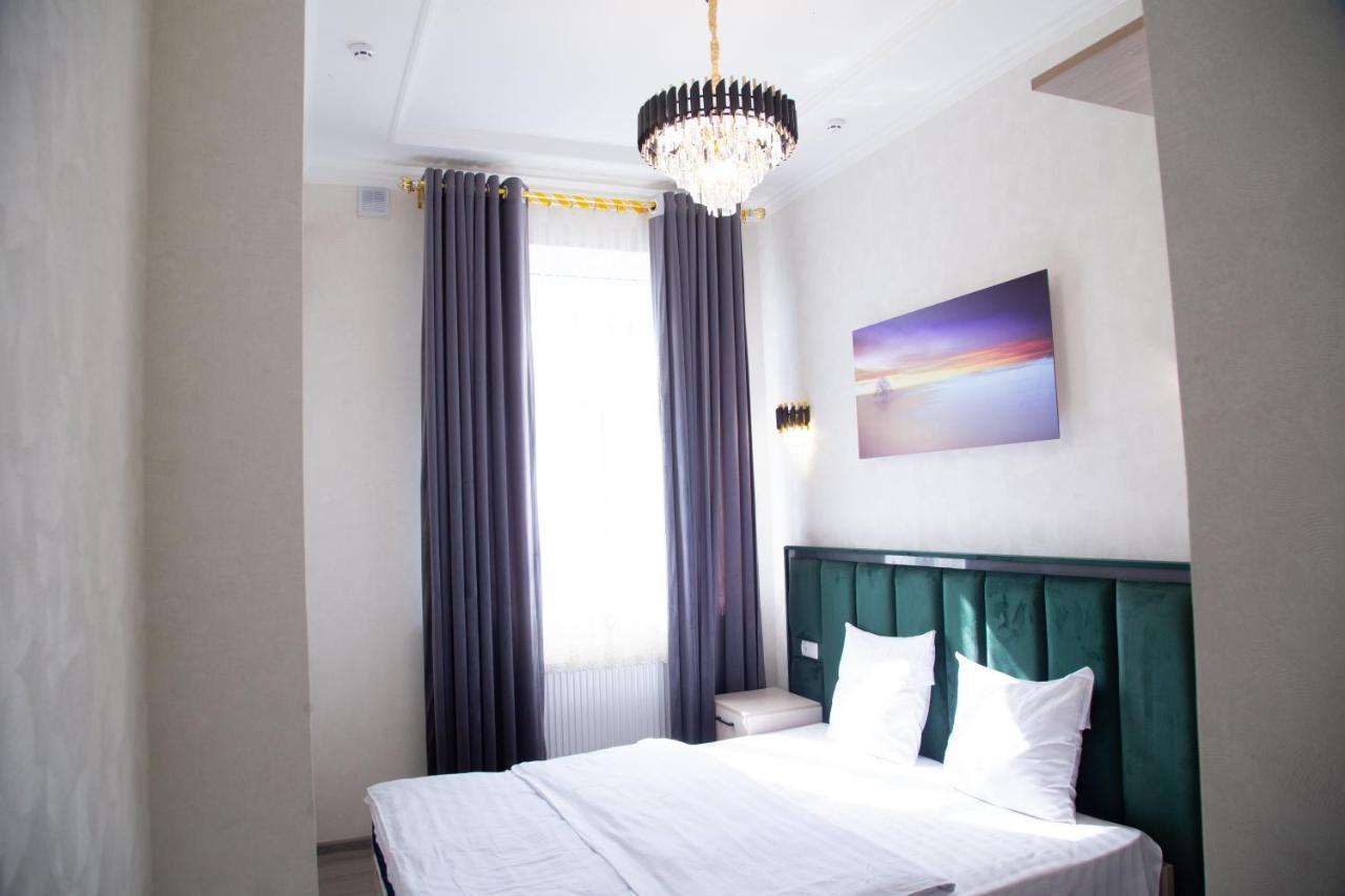 Buyuk Ipak Yo'Li Hotel Наманган Екстер'єр фото